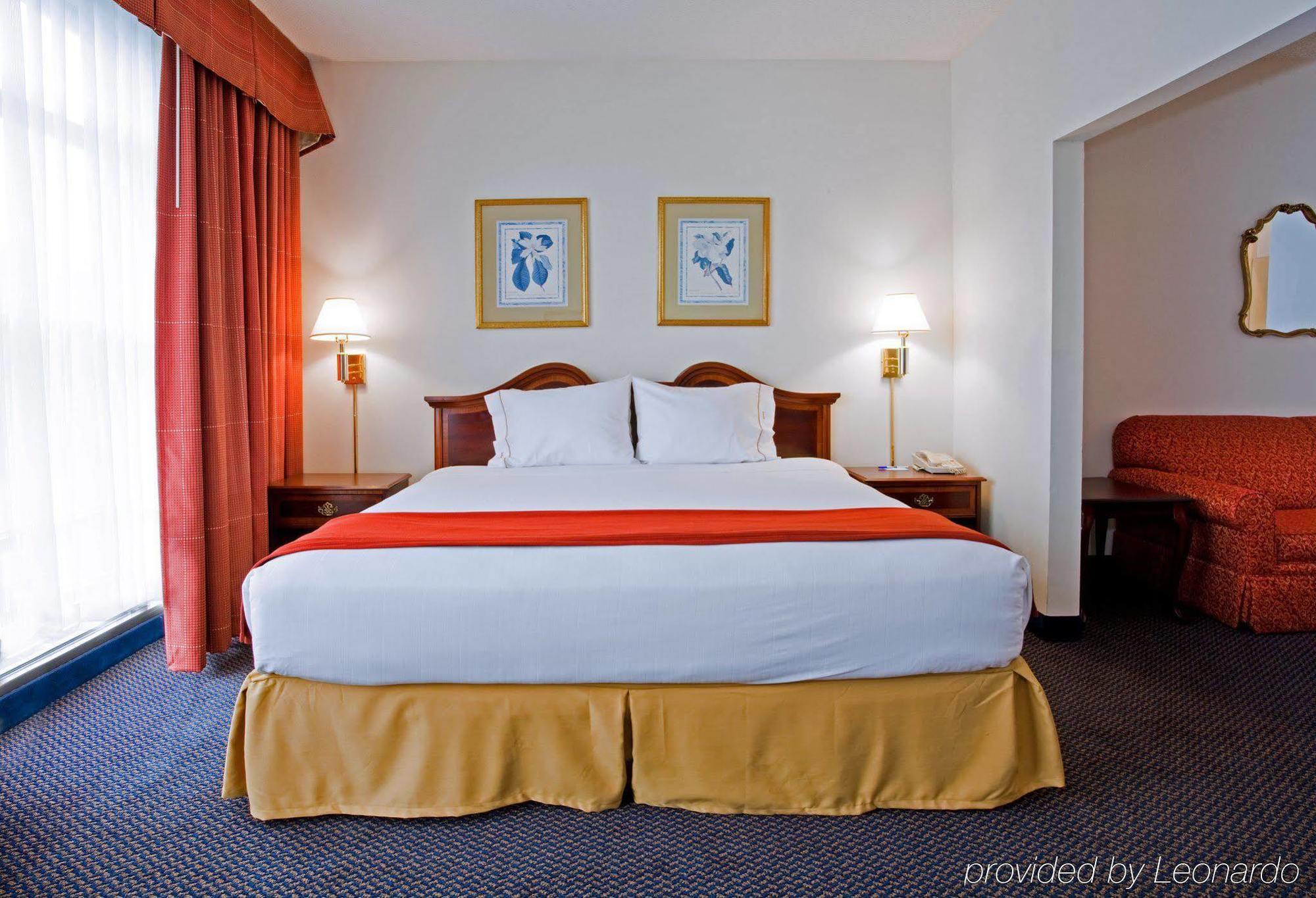 Holiday Inn Express Hillsborough-Durham Area By Ihg Cameră foto